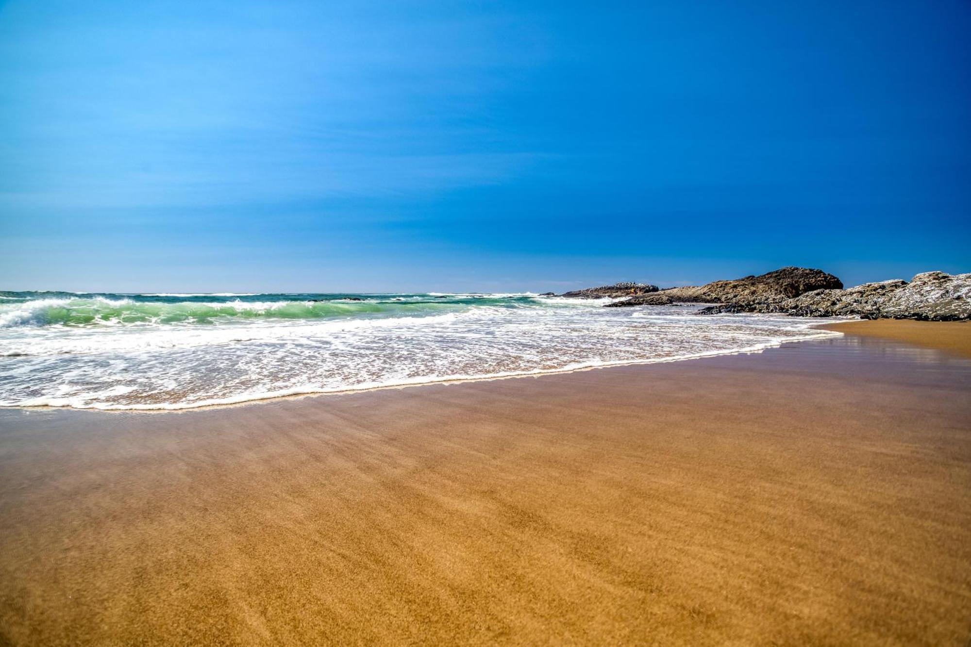 By George Villa Lincoln City Bagian luar foto